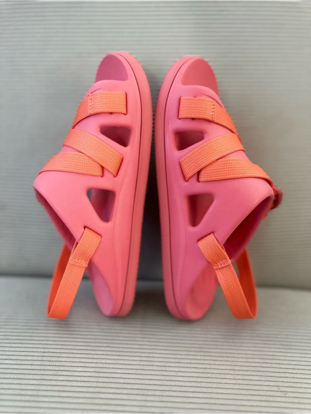 Chaco Chillos Sport Sandals - color Rose - youth 5 (women’s 6.5)